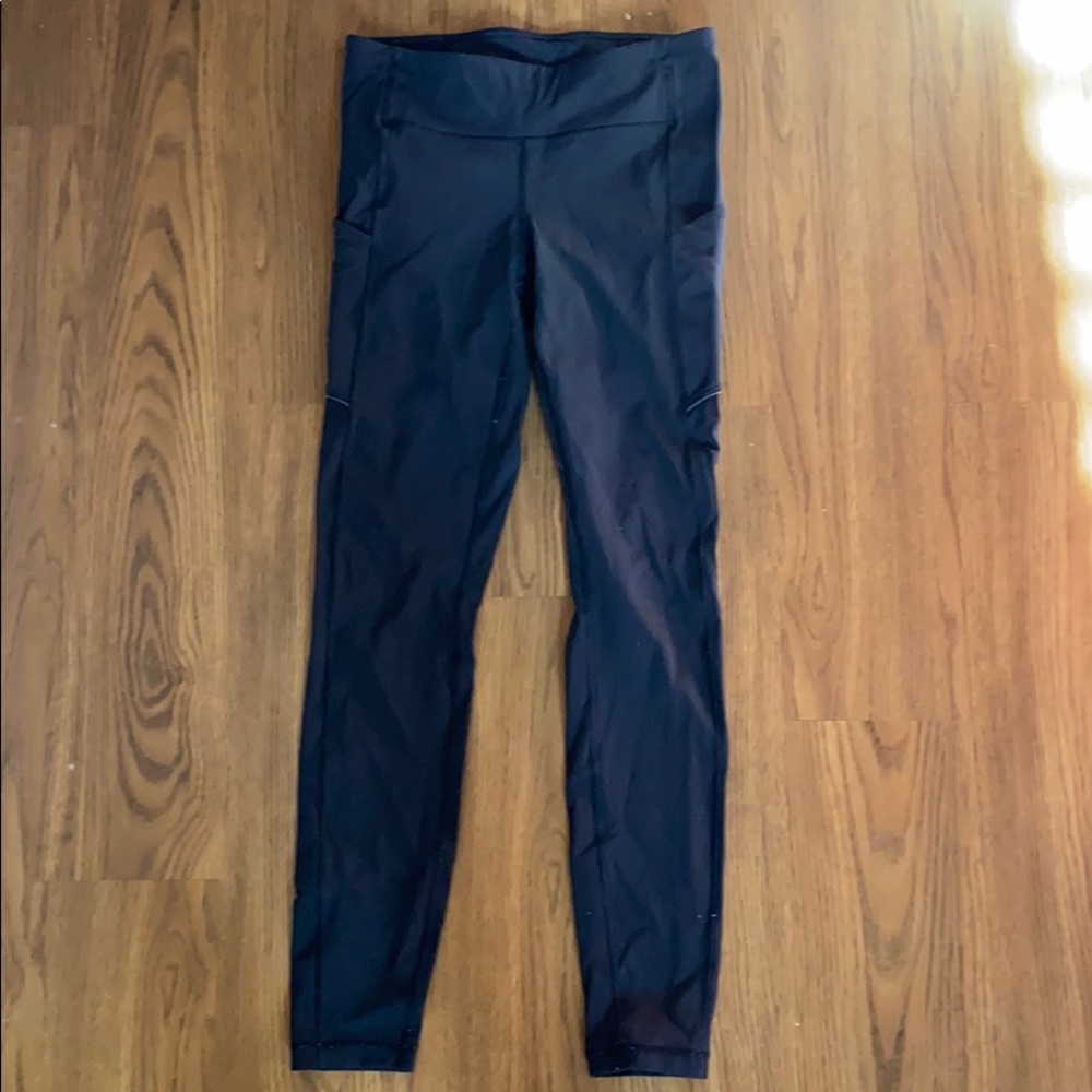 Black Lululemon leggings with side pockets!